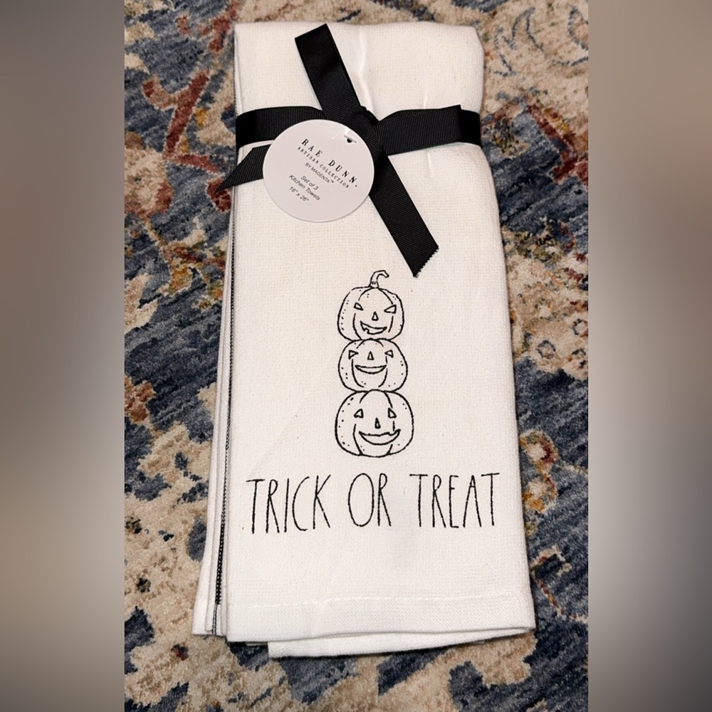 NWT Rae Dunn set of 3 seasonal fall Halloween kitchen towels trick or treat